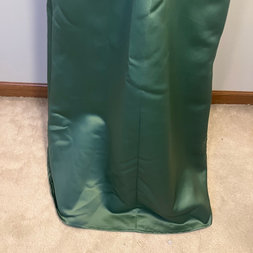 Elegant Green Satin Dress Size 2 - Picture 8 of 14